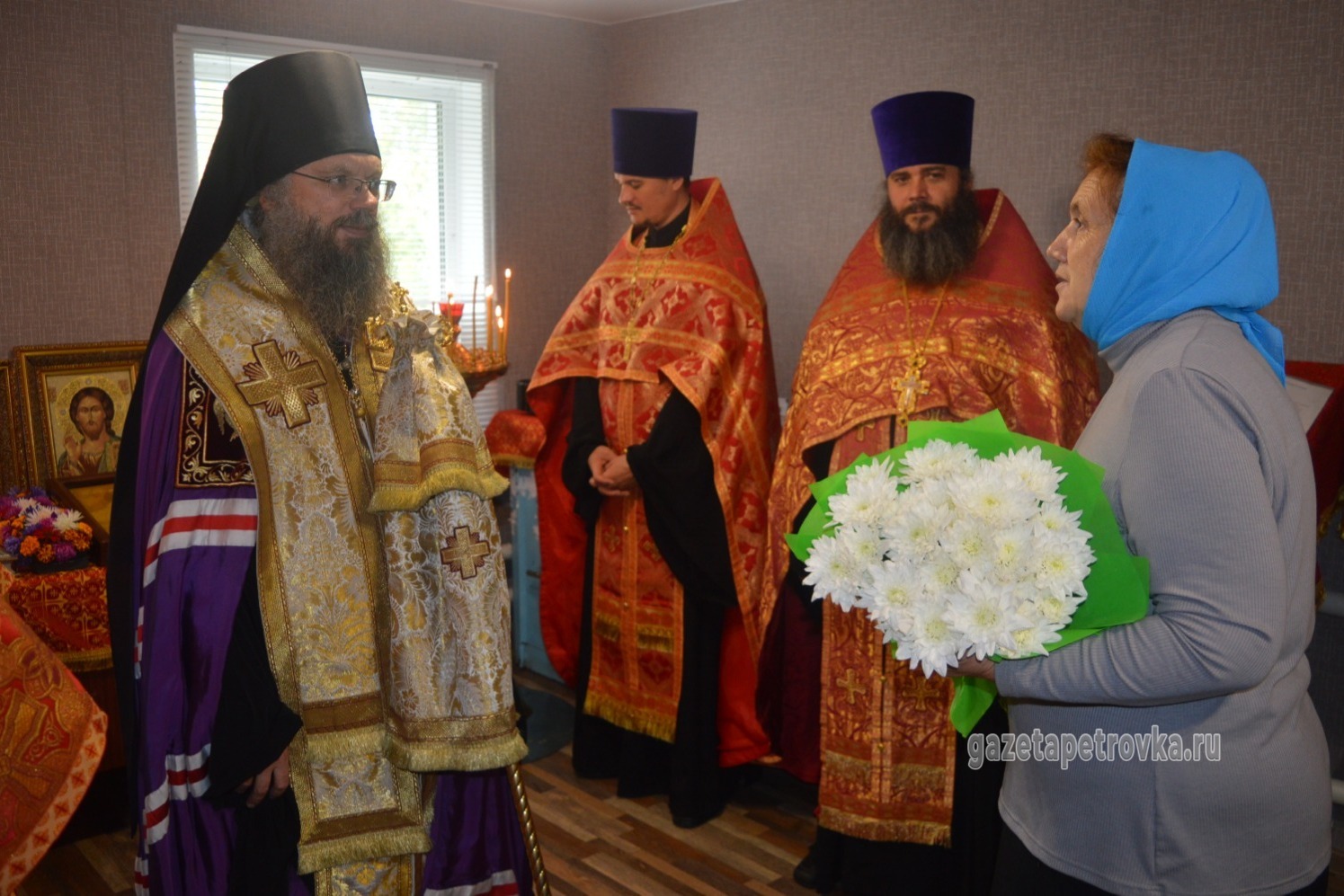 Храм священномученика уара липецк. Храм уара липецк. Митрополит липецкий и задонский арсений провел службу в храме уара. Богослужение храм уара липецк. Храм уара мученика липецк.