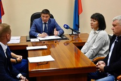 Двор, пруд и футбол: Евгений Первышов провел очередной прием граждан