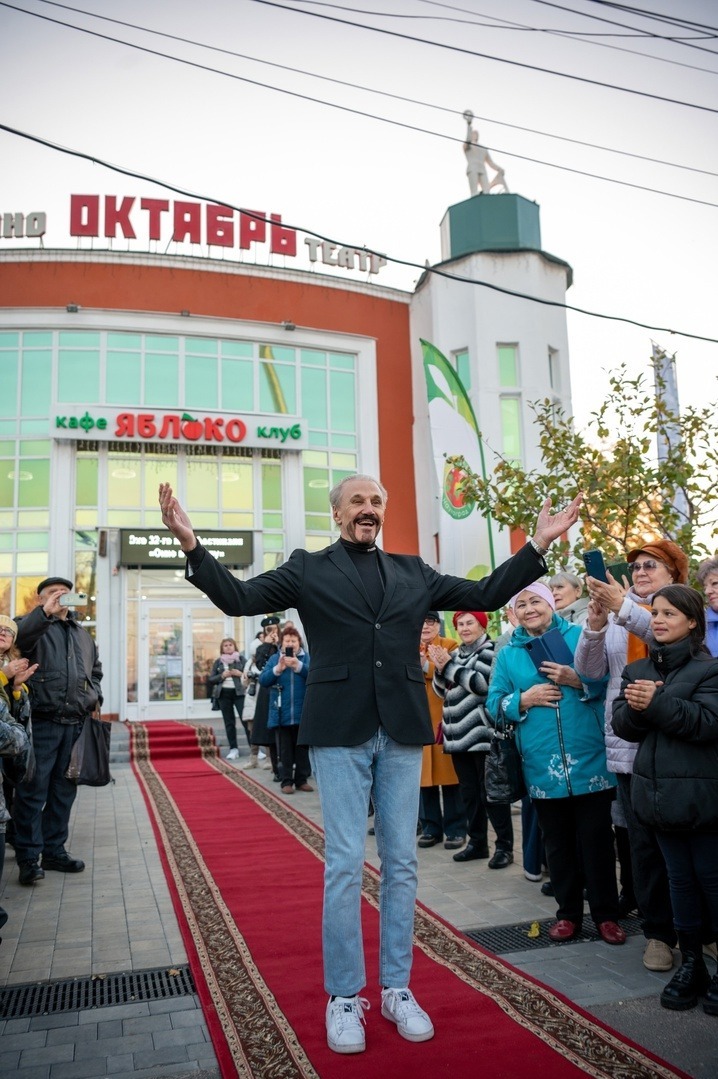 Анатолий Алёшин на открытии Аллеи звёзд