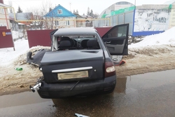 Два человека пострадали при столкновении автомобилей в посёлке Первомайский