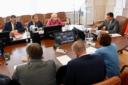 Безопасность детей — приоритет: на губернаторской планерке проанализировали дорожную обстановку в начале учебного года