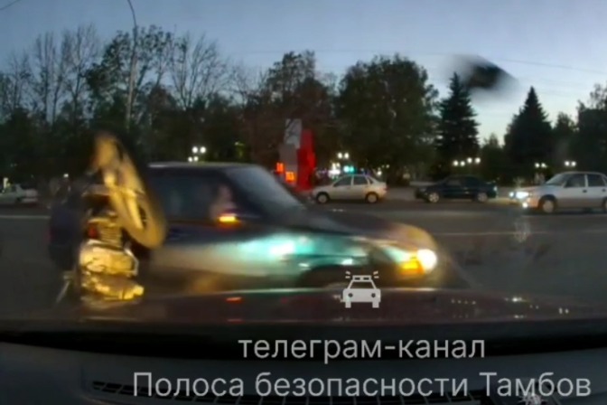 Столкновение машина из парка