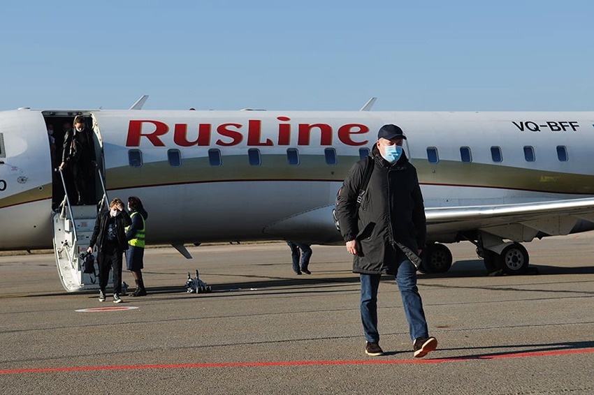 Среди первых пассажиров авиасообщения Тамбов-Москва руководитель региона
