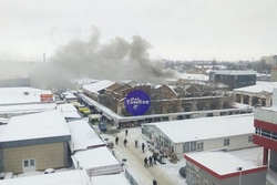 На центральном рынке Тамбова загорелись складские помещения