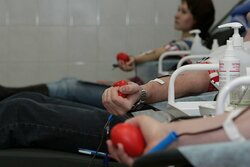 Сотрудники администрации области сдали кровь для лечения тяжелобольных людей