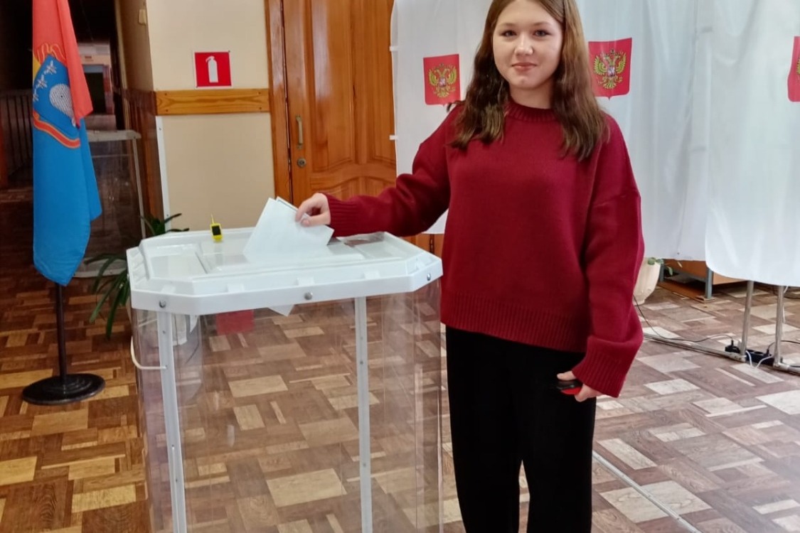 Анастасия Попова первый раз участвует в голосовании