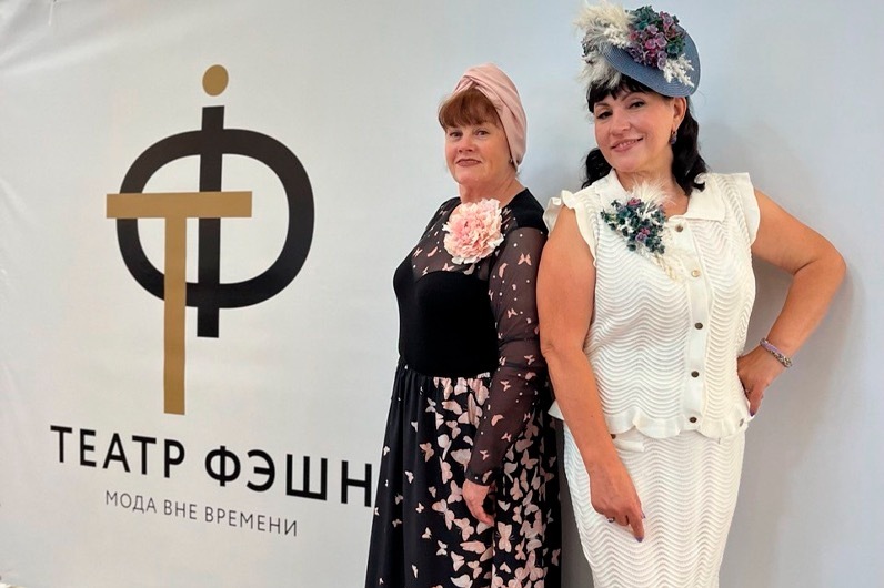 Слева – Татьяна Юркина