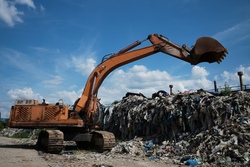 Крупный мусорный полигон в Мичуринске начали рекультивировать
