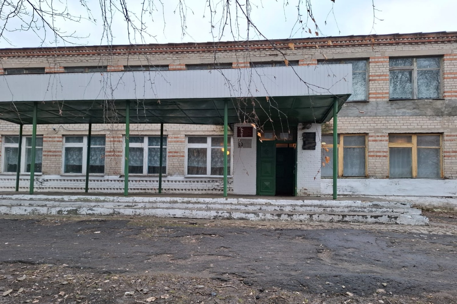 Ольхово-Ильинский филиал Умëтской школы носит имя Андрея Илларионовича Ефимова