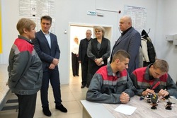 Гость из Минпросвещения познакомился с тамбовскими образовательными кластерами