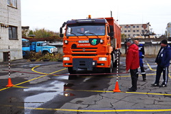 «Змейка», «эстафета», «колея»: водители области померились силами в мастерстве схватки с дорогой