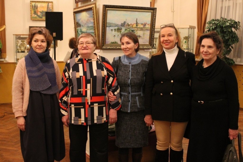 На персональной выставке Зинаиды Нечаевой «Палитра моей души» в Солнечногорске, 2019 год