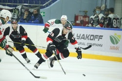 Хоккеисты «Тамбова» победили казанский «Барс» и вышли в лидеры чемпионата
