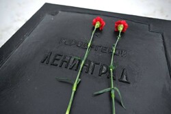 Глава региона Максим Егоров почтил память ленинградцев