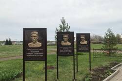В селе Тамбовского района установили барельефы Героев Советского Союза