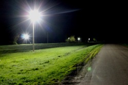 На улицах двух населенных пунктов Уметского округа модернизировали освещение