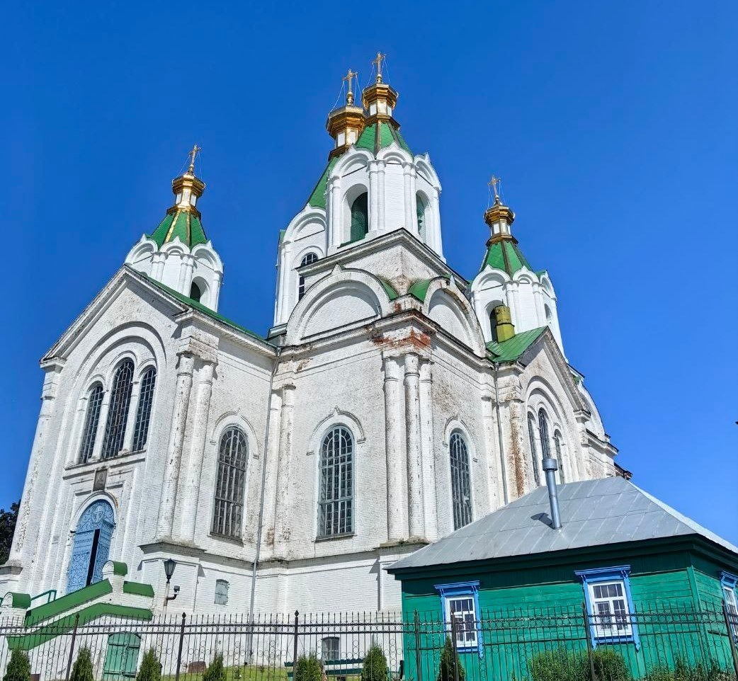 Свято-Троицкий храм в селе Пичаево