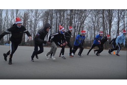 В Тамбове 12 Дедов Морозов пробежали новогодний кросс