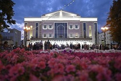 В Тамбове на вечерние концерты возле филармонии приглашают любителей эстрады и джаза