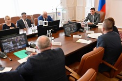 Евгений Первышов поручил к августу сформировать защищенные статьи регинального бюджета