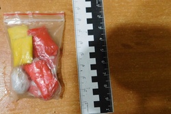 Сотрудник одной из тамбовских колоний незаконно пронёс наркотики осуждённому