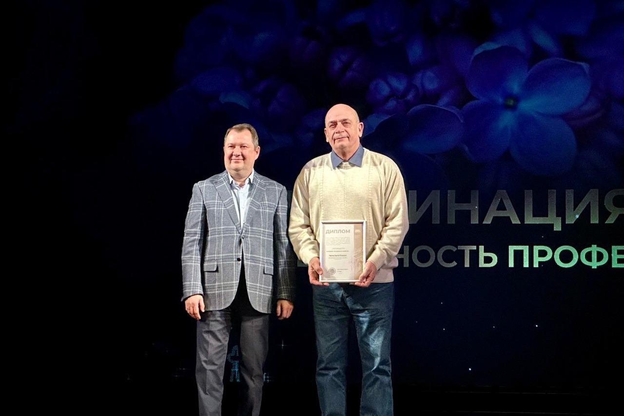 Максим Егоров наградил Сергея Орлова