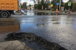 В Тамбове улицу Гастелло вновь затопило канализационными стоками