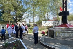 Тамбовчане почтили память павших у построенного фельдшером обелиска в виде ППШ