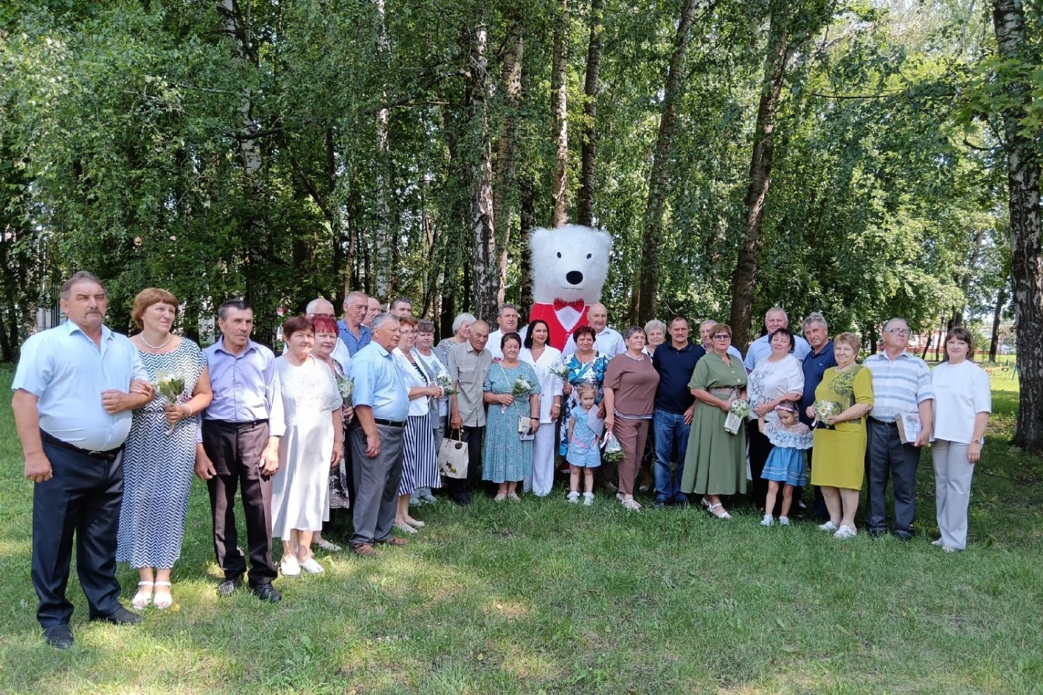 Сюрприз от супругов Фединых юбилярам семейной жизни в День Семьи, любви и верности