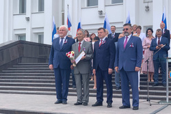 В День Государственного флага жителям Тамбовщины вручили государственные и региональные награды