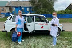 Кирсановская ЦРБ получила два санитарных автомобиля