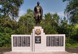 В первомайском селе открыли памятник героям Великой Отечественной войны