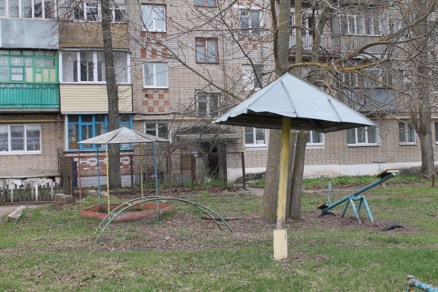 Кирсанов уварово. Двор без машин. кирсанов улица ухтомского. просмотр дворов тамбовщины.