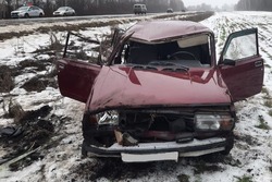 В Сосновском округе «четвёрка» сделала сальто в кювете