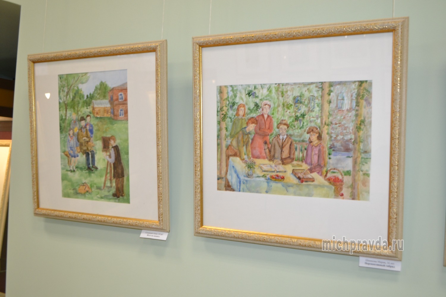 Работа четырнадцатилетней Анны Снежкиной «Фото на память» и рисунок шестнадцатилетней Марии Шашковой «Перспективный гибрид»	