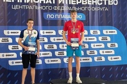 Тамбовский пловец выиграл золото и серебро на чемпионате ЦФО в Калуге