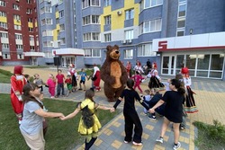 В микрорайонах Тамбова трем Спасам посвятили большую концертную программу