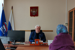 Председатель Тамбовской облдумы Евгений Матушкин провёл приём граждан