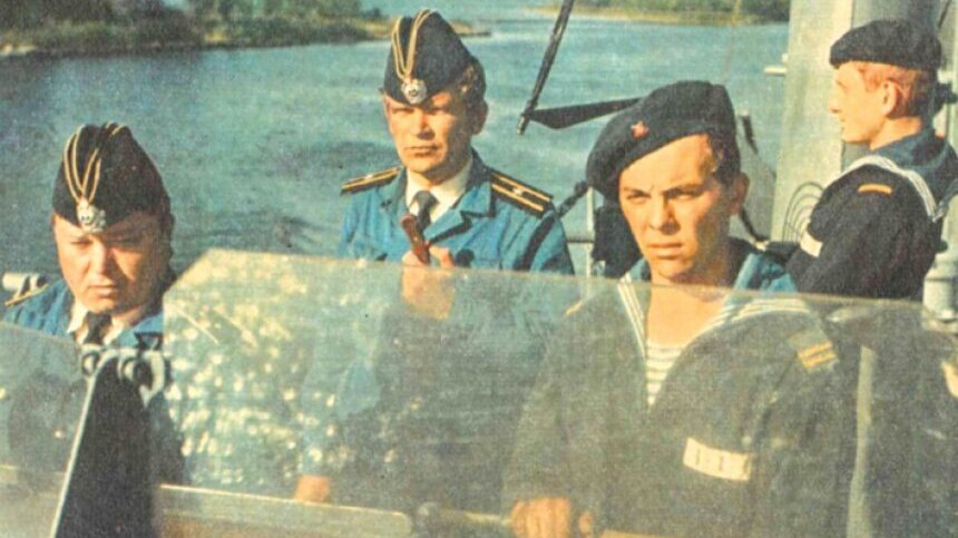  Выход «Мичуринского комсомольца» на стрельбище (снимок из журнала «Звезда»). Крайний справа – Юрий Никульшин.