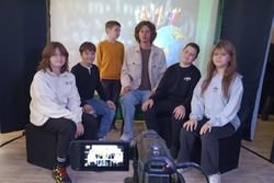 Тамбовские школьники поздравили учителей праздничным видеороликом