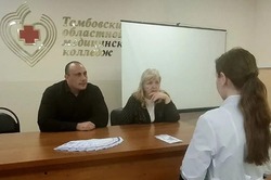  Выпускники тамбовского медколледжа узнали о работе на станции скорой помощи 