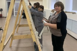 Волонтеры из Платоновки плетут для бойцов СВО сети, делают сухой душ и готовят первые блюда