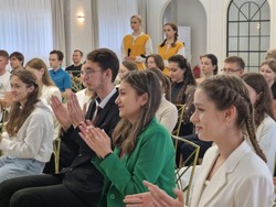 Для лучших тамбовских выпускников устроили бал «Вперёд в будущее»