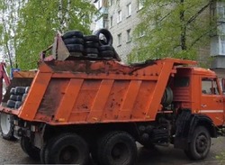 В Тамбове из дворов многоэтажек вывезли более 3 тысяч старых шин