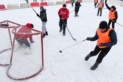 В Тамбовском округе сыграли в хоккей в валенках