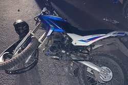 Ночью в Мичуринске 14-летний лихач на мотоцикле врезался в легковушку: пострадали два подростка