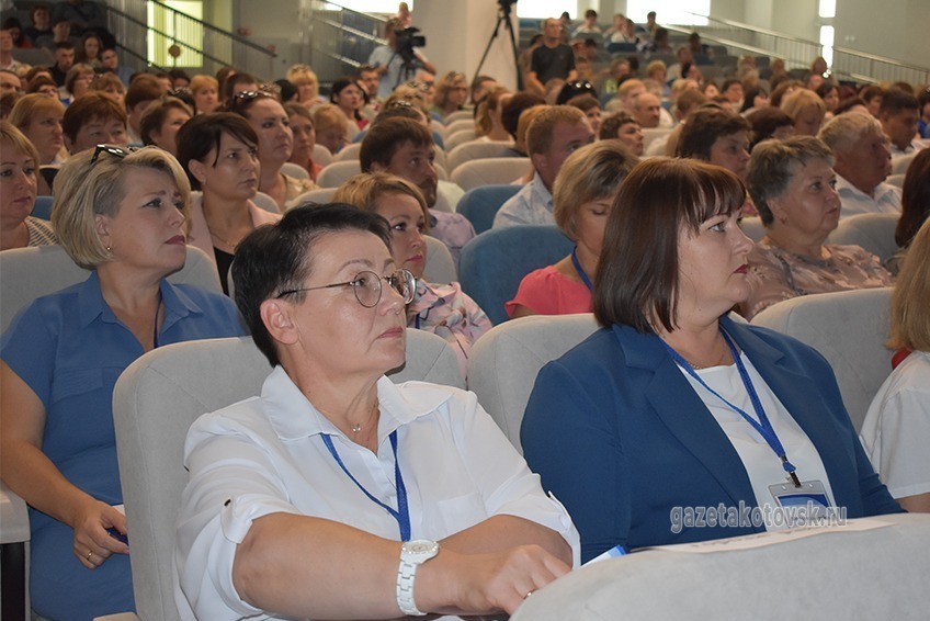 Участники межмуниципального педсовета в Котовске