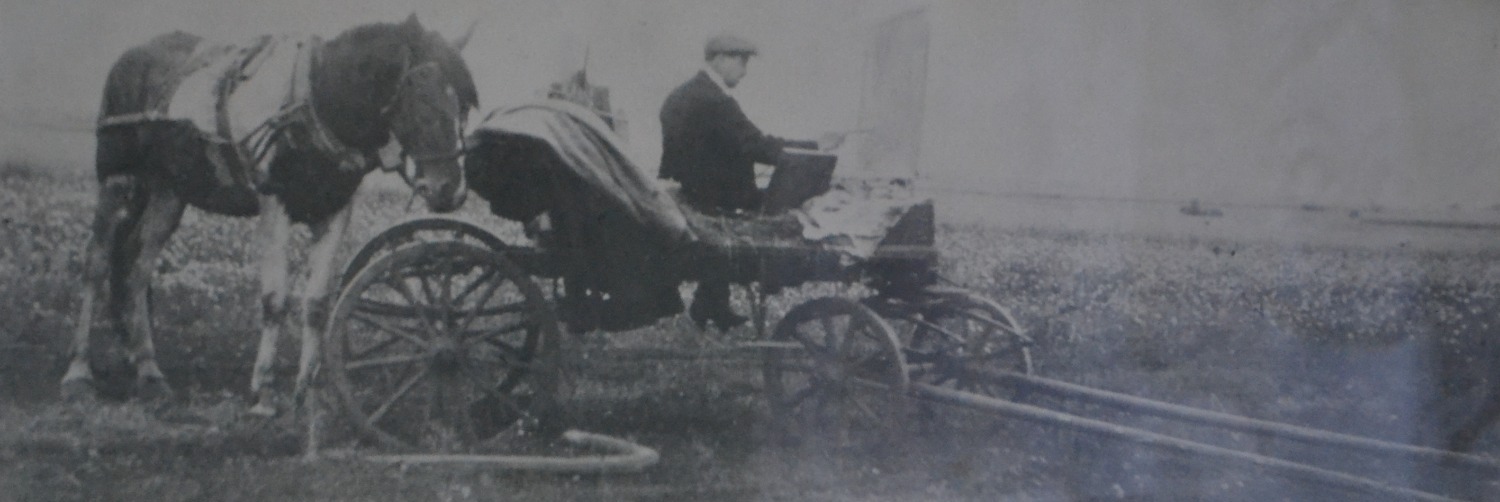 Александр Михайлович на этюдах в окрестностях Козлова. 1926 год