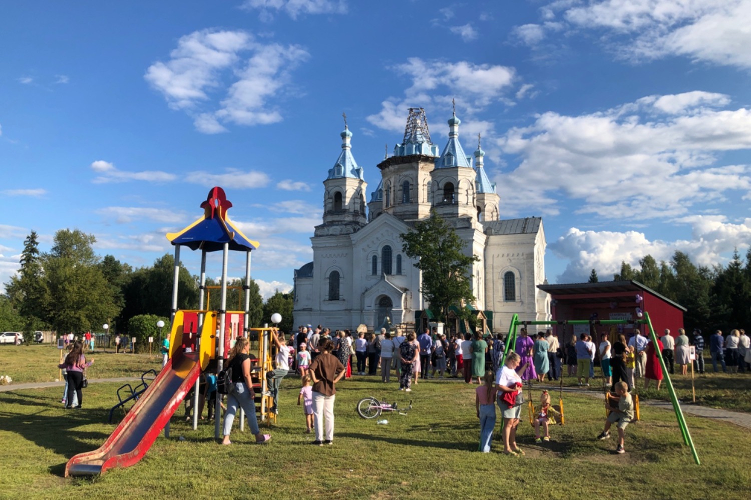 В парковой зоне