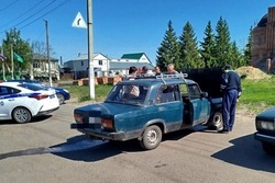 В Инжавино из горящей машины спасли двух женщин и ребёнка